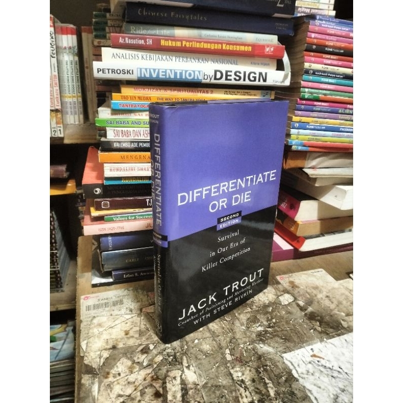 Buku Import DIFFERENTIATE OR DIE by Jack Trout