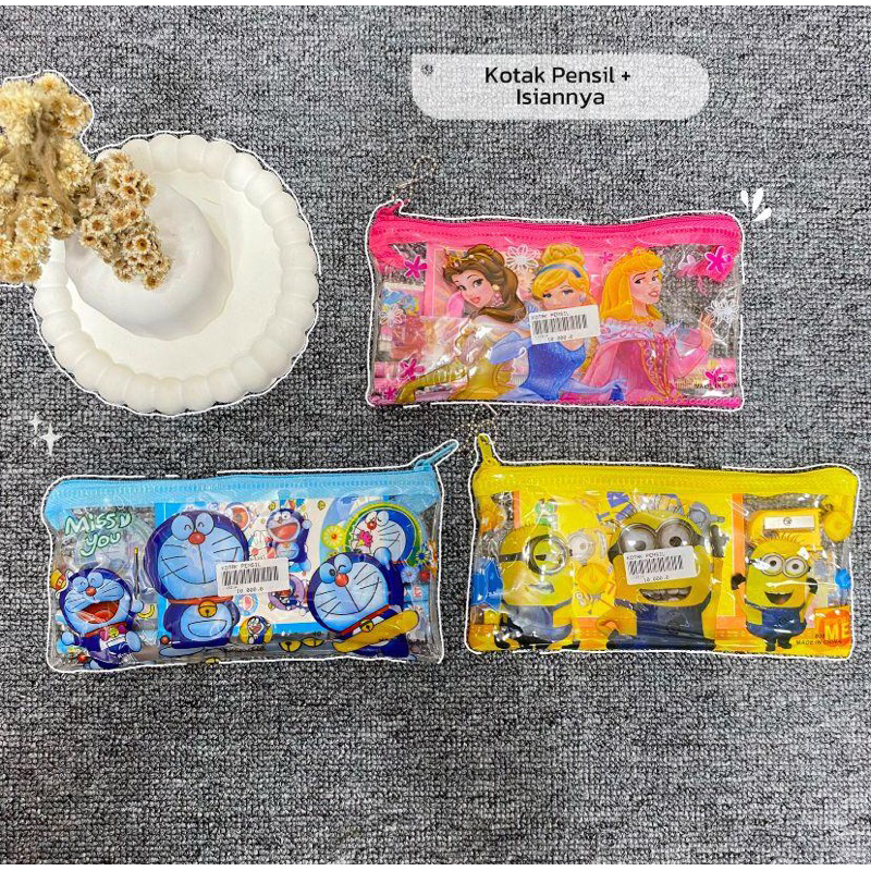 

tempat pensil set karakter