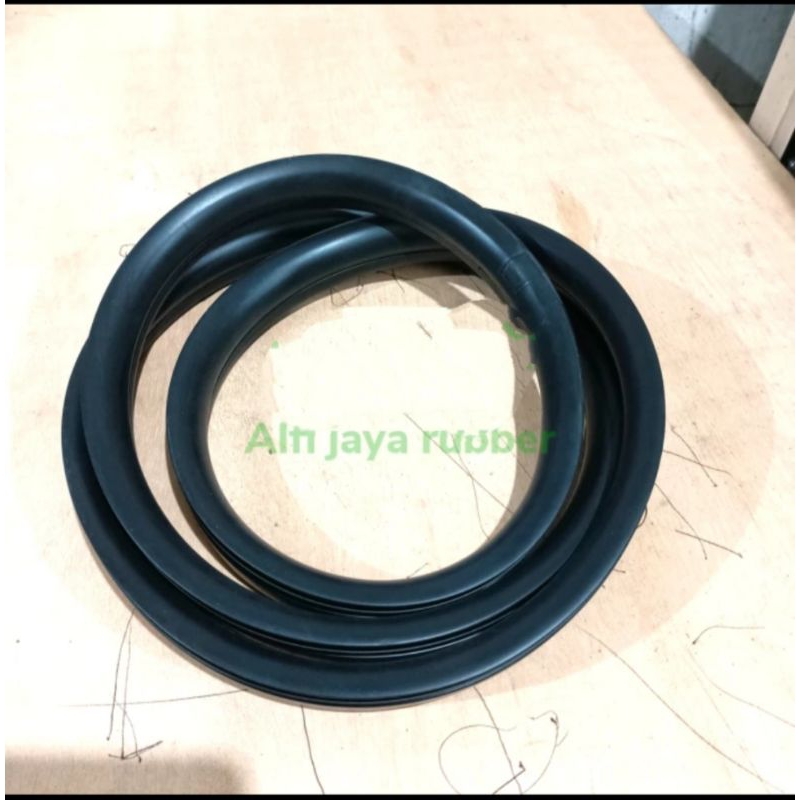 Karet Kaca Belakang Pickup Mobil Zebra/Espass/Granmax