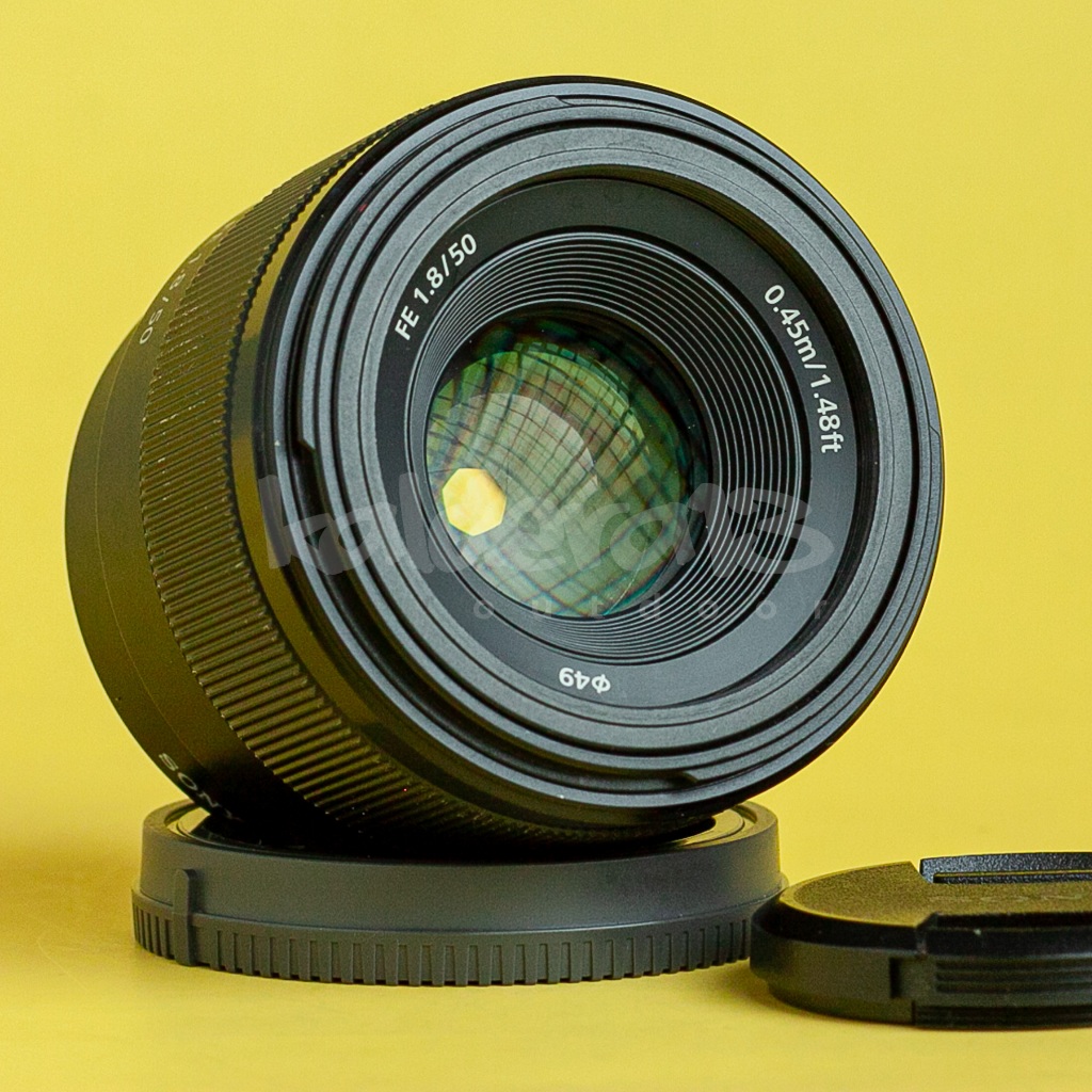 Kamera Sony Alpha A7R MARK II Lensa Fix FE 50mm f1.8 battery grip BG Meike