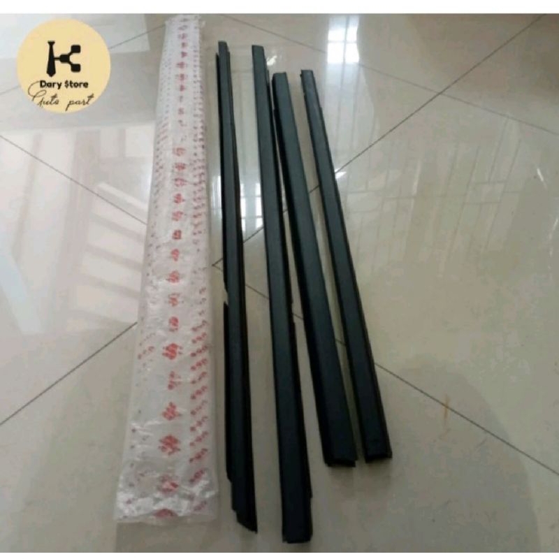 1set Pelipit Karet Kaca Luar Mobil Apv Hitam Original