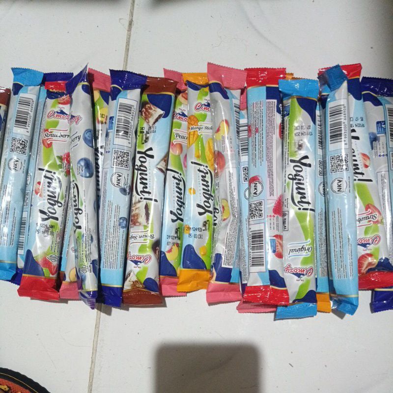 

Cimory yogurt stick squeeze mini 40gr strawbery manggo bluebery brown sugar original 1 box@25pcs bisa ekspedisi