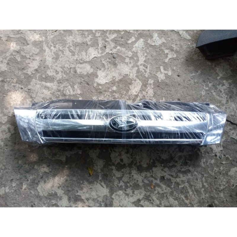 Grill Daihatsu taruna Original