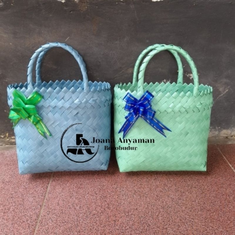 

50 pcs tas anyaman free pita serut