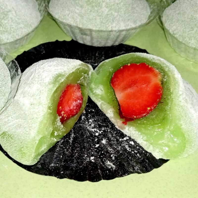 

Ichigo daifuku mochi pandan strawberry 1pcs