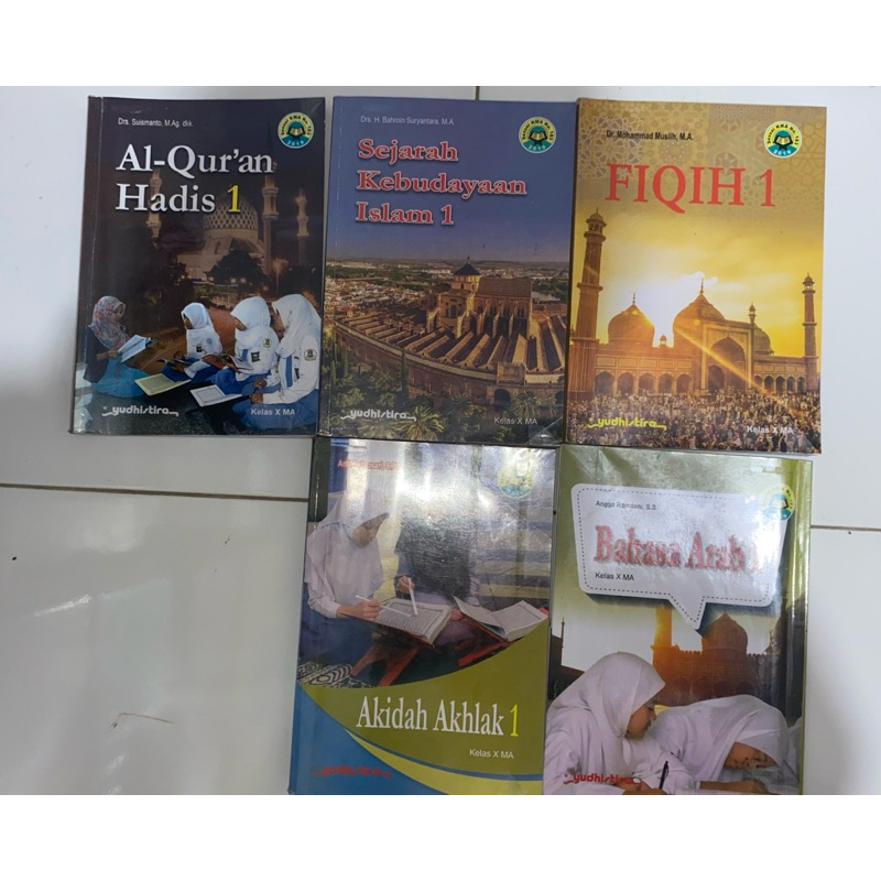 

Buku Paket Kelas 10 Al-Quran Hadist, SKI, Aqidah Akhlak, Bahasa Arab, Fiqih terbitan Yudhistira