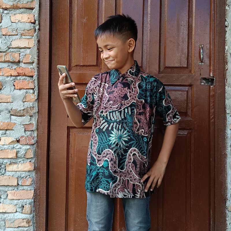 Fatih Batik Medan Batik Anak Laki-Laki Lengan Pendek Hijau Botol Bahan Katun CP5532