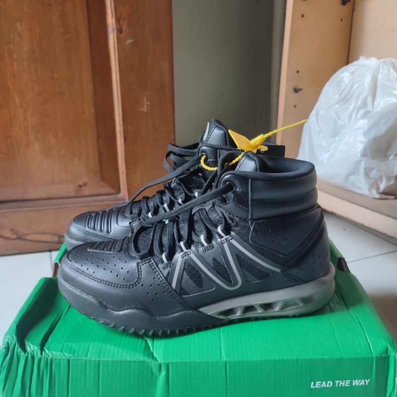 Sepatu Sekolah League Duraton Size 38