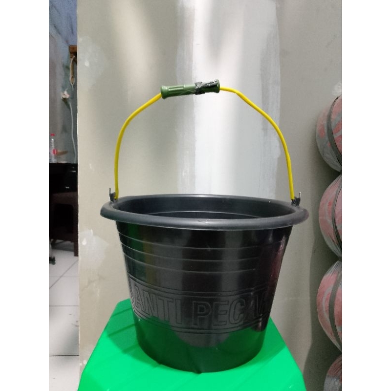 Ember Cor 18 Hitam kuat Anti pecah