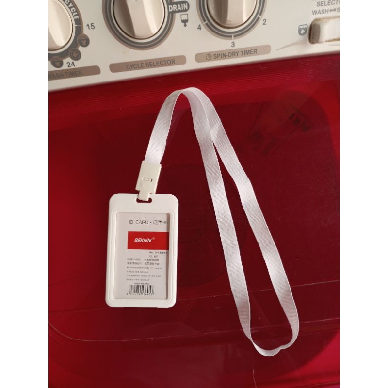 

Tempat Name tag ID Card plastik muat dua kartu terlaris