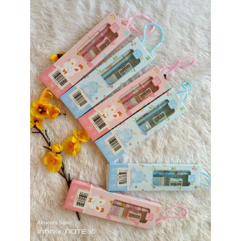 

STATIONERY SET 5 in 1/ Set Alat Tulis Isi 5Pcs Pensil Penghapus Penggaris Rautan Lengkap