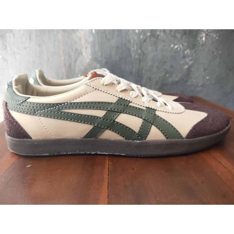 Sepatu Casual Pria onitsuka tokuten cokelat list hijau beige green
