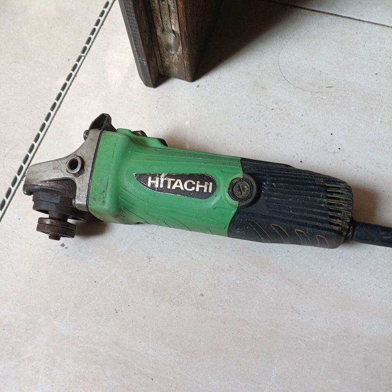 Gerinda HITACHI G10SS second (bekas pakai)