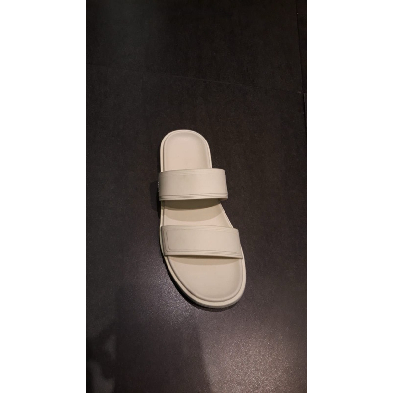 sendal pedro original