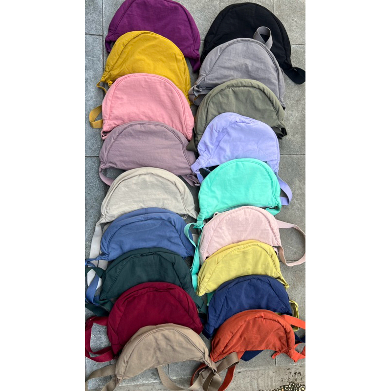tas selempang uniqlo bahan parasut pria