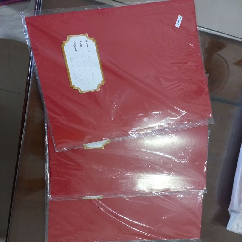 

sampul buku kwarto warna merah