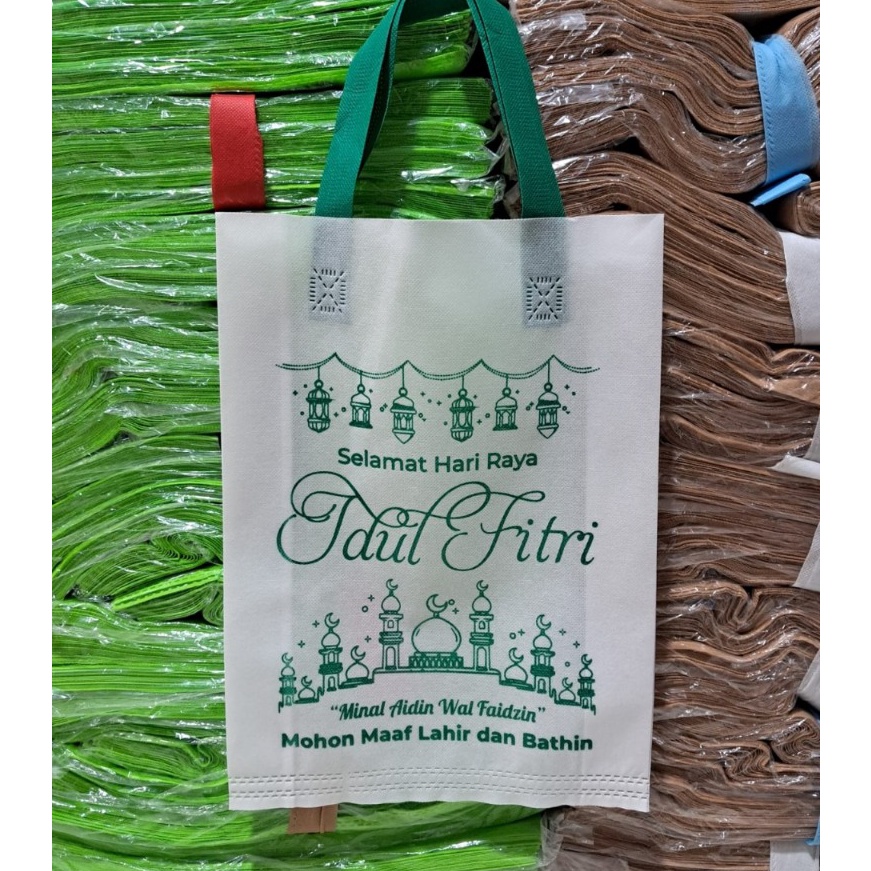

Wah 1 LUSIN 12pc Goodie Bag Handle HLS edisi Idul Fitri uk 3x4x8 Spunbond Lebaran