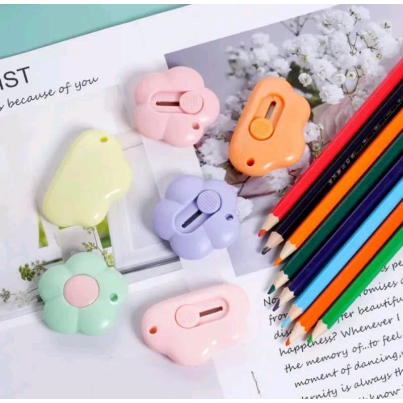 

Amiinah Store Cutter Mini Pisau Kecil Mini Silet Bentuk Awan Bunga Cantik Cute Travel Size