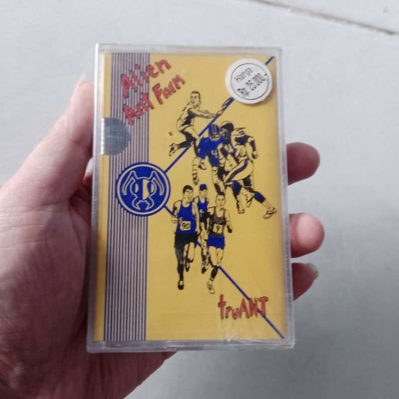 kaset pita baru dan segel alien ant farm truant