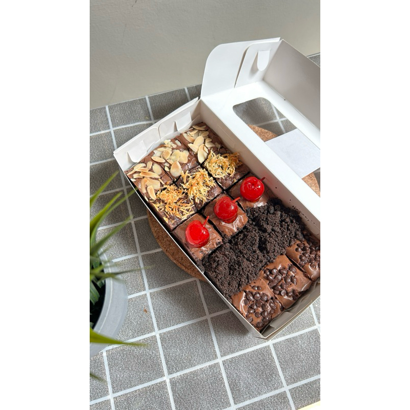 

BROWNIES PANGGANG FUDGY 15 pcs uk 20*10