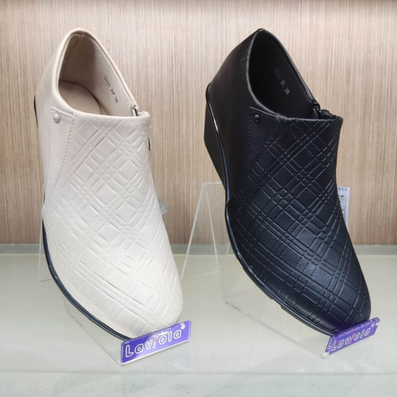 LAVIOLA SHOES ORIGINAL. Sepatu Formal Wanita Boots Wedges 5cm