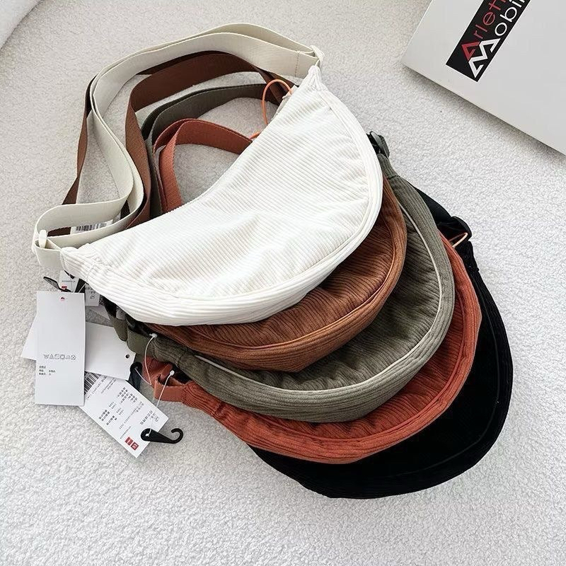 Tas Corduroy Selempang Unisex pria wanita tas halfmoon corduroy