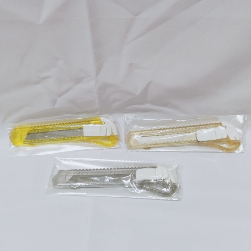

cutter plastik ukuran besar