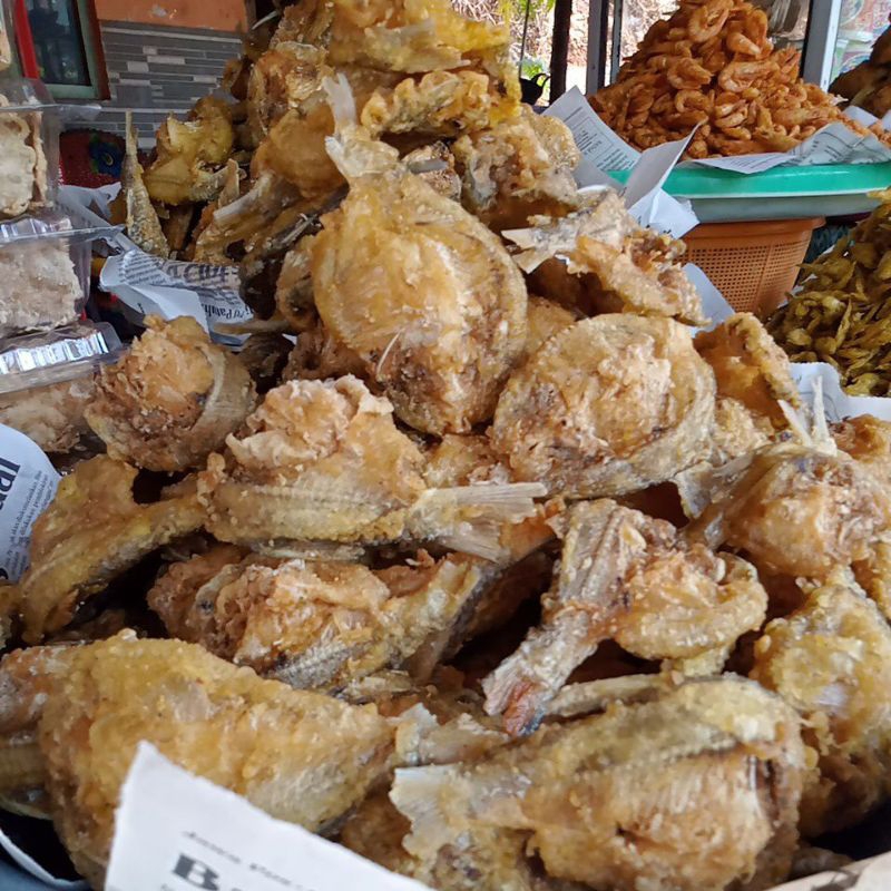 

Ikan Nila goreng.waduk gajah mungkur wonigirii.terkenal sangat lezat,200 gram