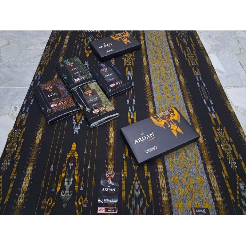 Sarung ARDAN FAMILY BRILIANT GOLD hitam/Batik Gold Original Muslim Lembut Seragam