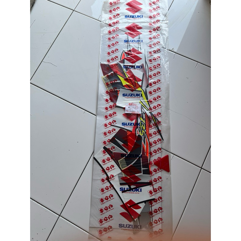 STRIPING SHOGUN 125 R