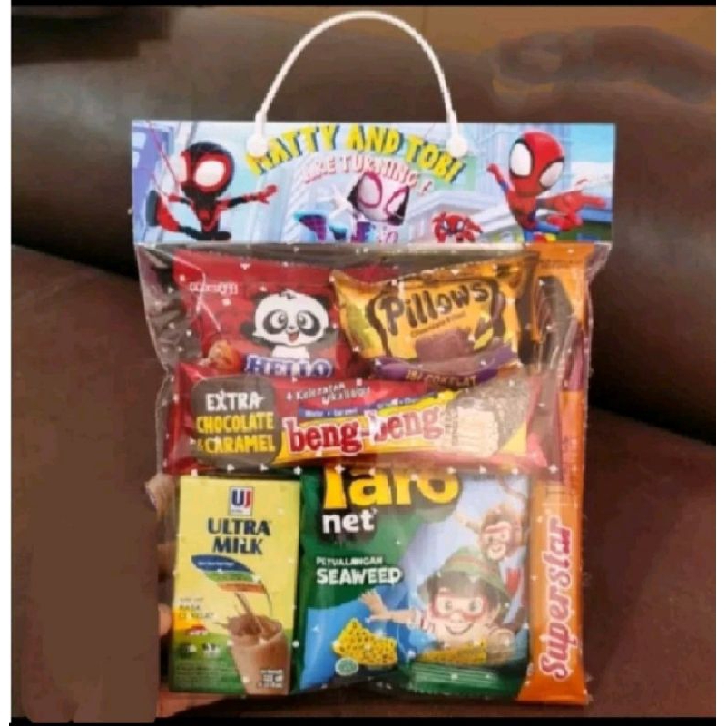 

30 Paket Hampers Snack Ulang Tahun Anak