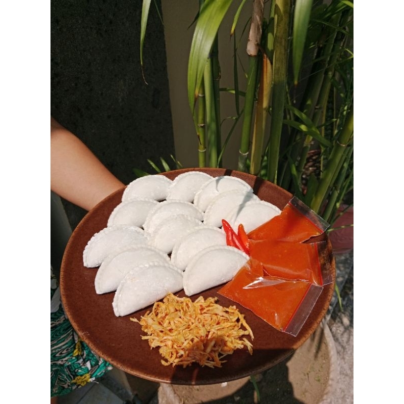 

cireng ayam suwir pedas