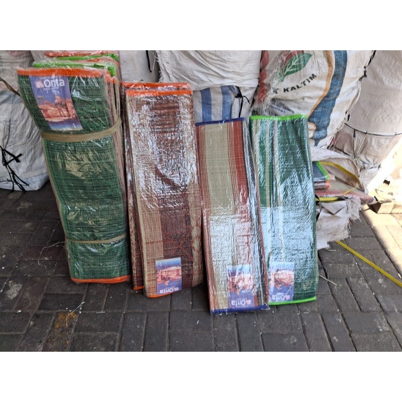 Tikar Plastik Benang Anyam Lembaran