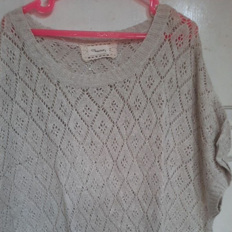 baju rajut warna cream