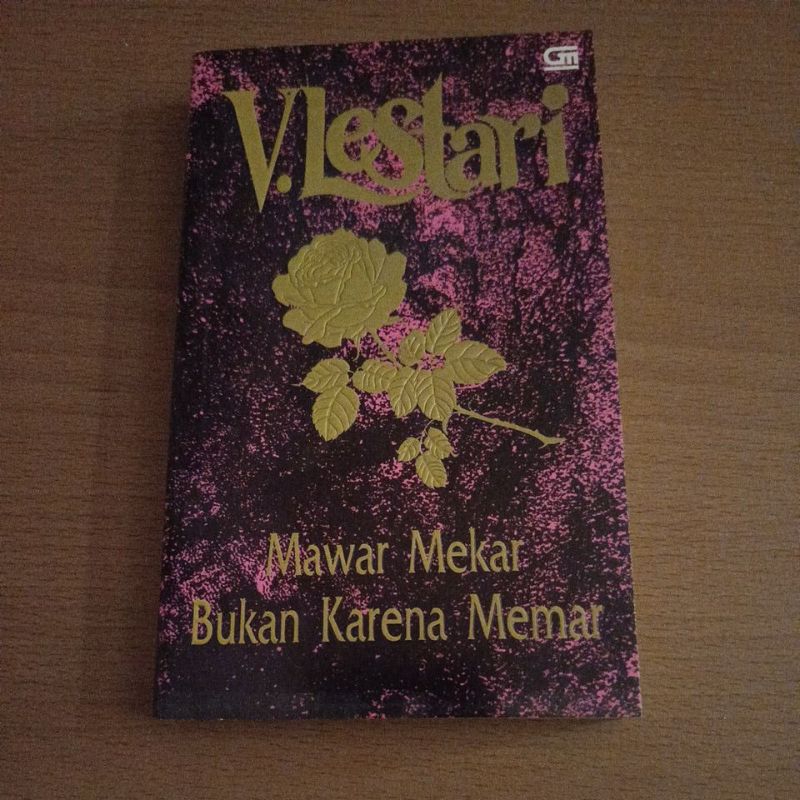 Novel Mawar Mekar Bukan Karena Memar by V.Lestari