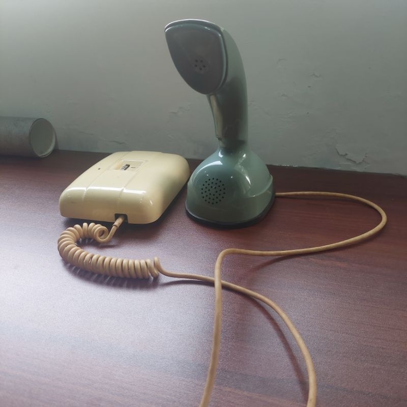 ELEKTRONIK - TELEPON RUMAH JADUL KUNO BARANG ANTIK KOLEKSI KOLEKTOR TELPON PUTAR