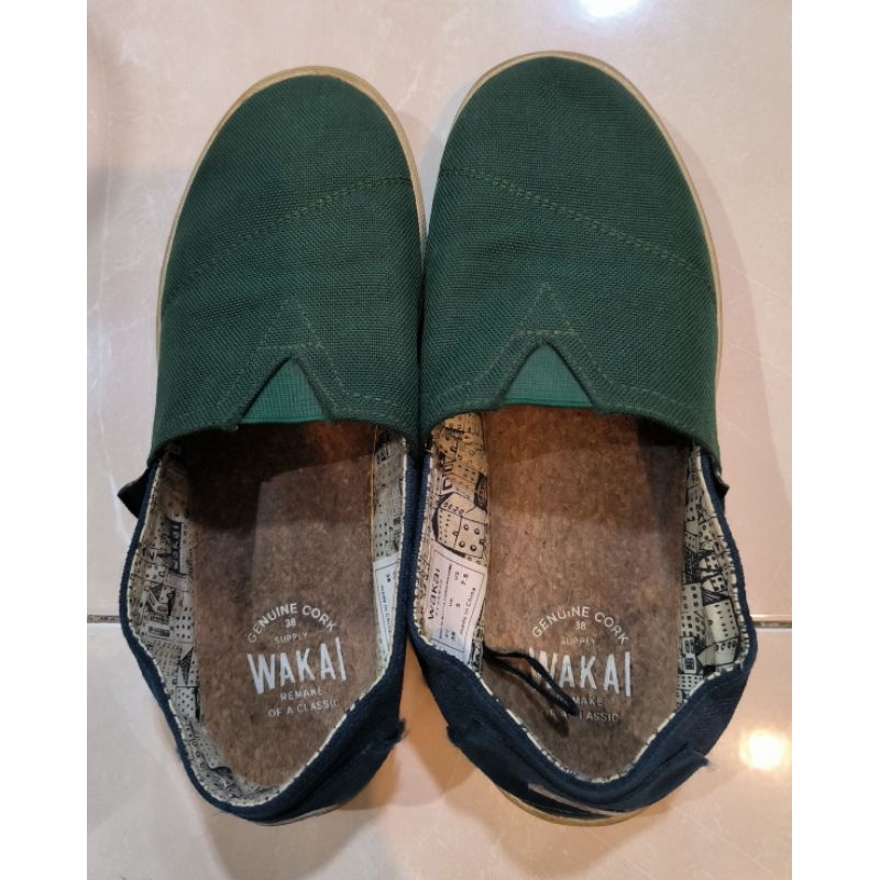 SepatuWakaiOriPrelovedSize38
