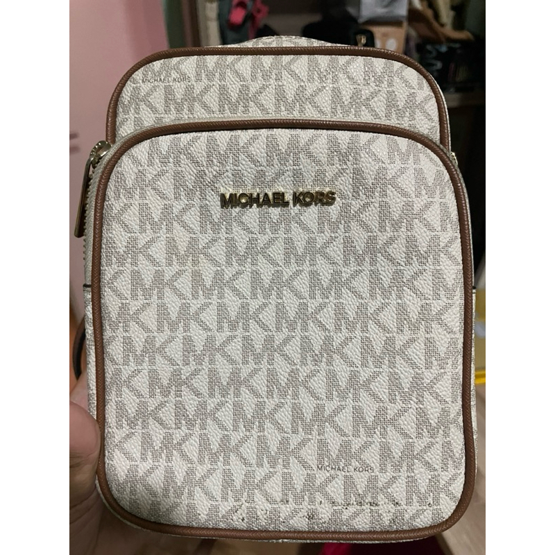 preloved MK jet set travel medium MS Chain Vanilla