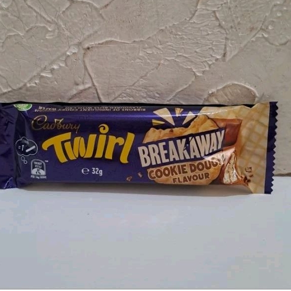 

CADBURY TWIRL BREAKAWAY COOKIE DOUGH 32 GR