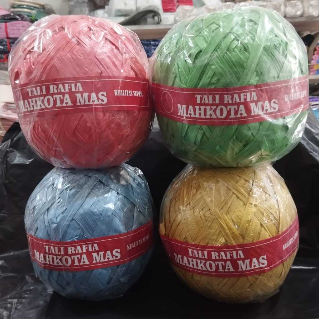 

TALI RAFIA MAHKOTA MAS 8 ONS / TALI PLASTIK TEBAL / Rumput jepang merah biru kuning hijau sedang