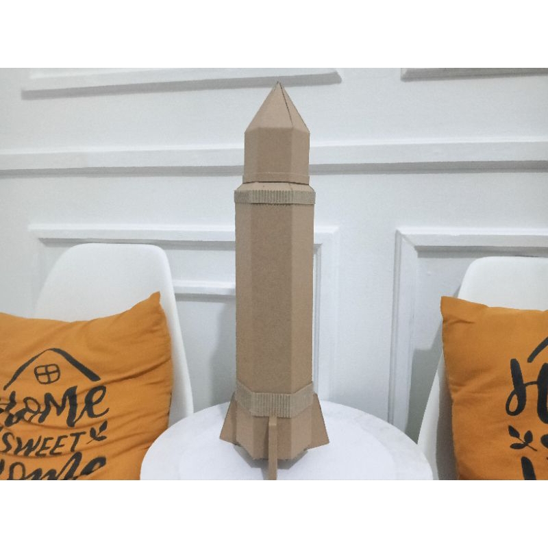 Prakarya Miniatur Roket dari kardus