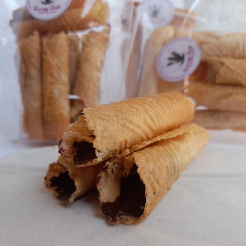 

Kue kering makanan ringan murah enak lumer semprong kue sapik-crispy roll isi coklat