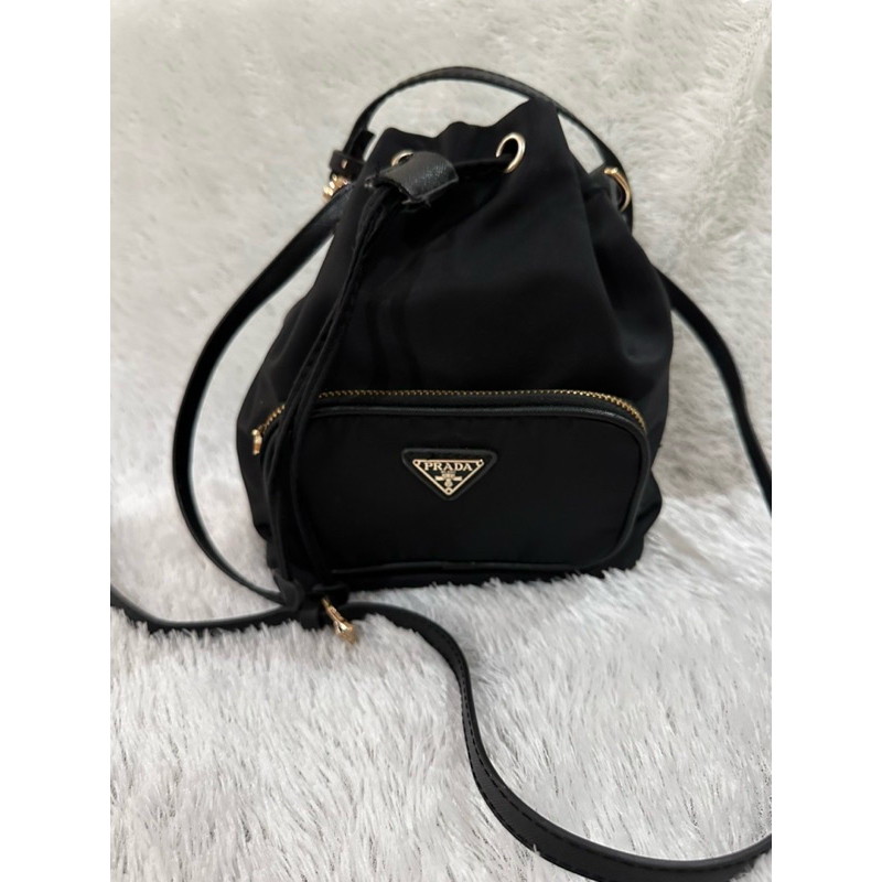 tas serut preloved prada nylon