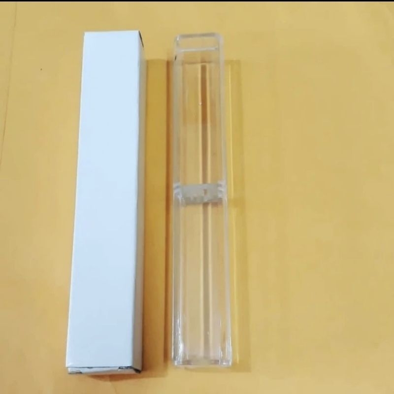 

Kotak box balpoint pena pulpen metal Cocok sebagai pelengkap bolpen metal grafir yang akan digunakan sebagai souvenir / gift anda Dimensi : P × L × T = 25,5 × 3,5 × 2 cm
