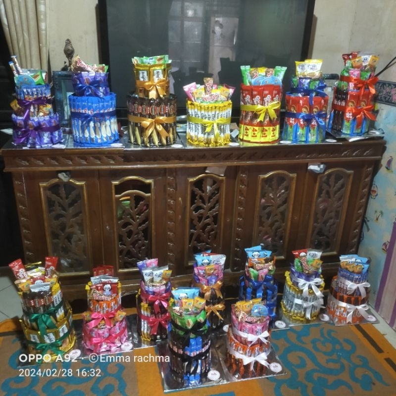 

aneka kue kering & Snack tower