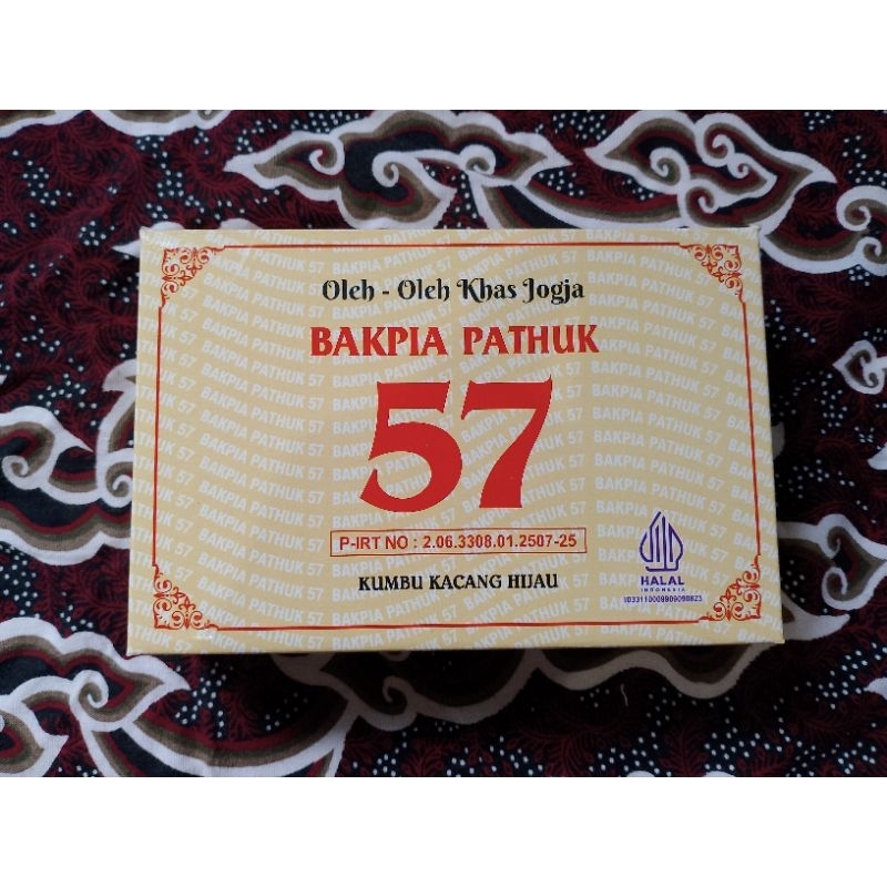 

BAKPIA PATHUK 57 Khas Jogja Rasa KUMBU KACANG HIJAU 1 box isi 16