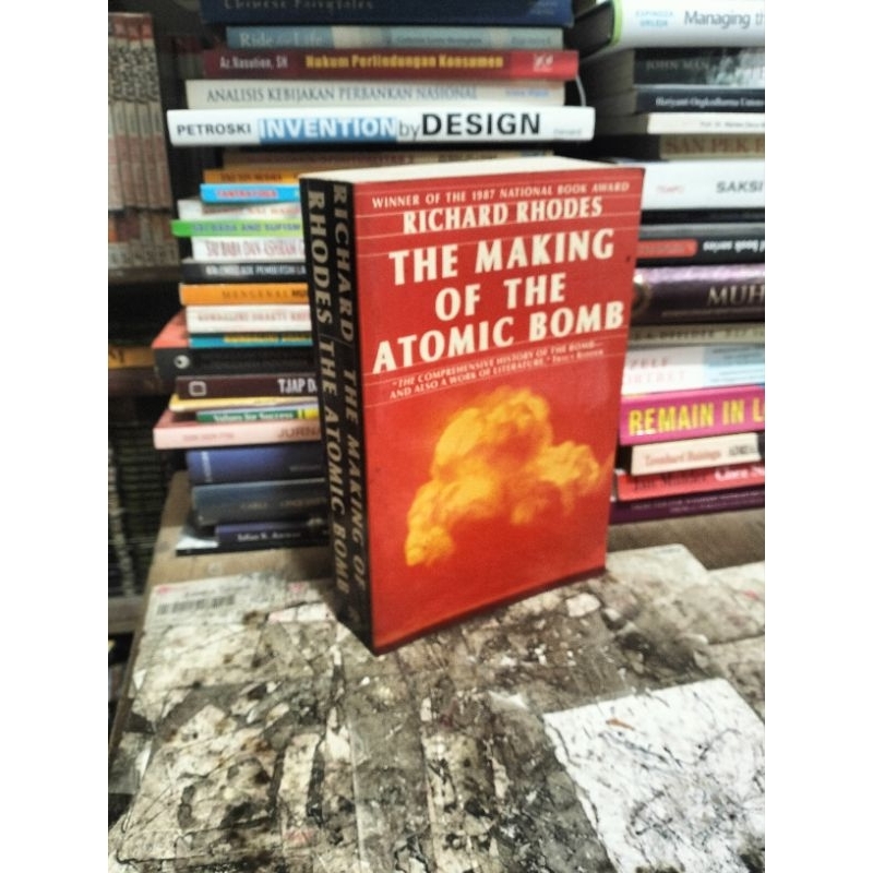 Buku Import THE MAKING OF THE ATOMIC BOMB by Richard Rhodes