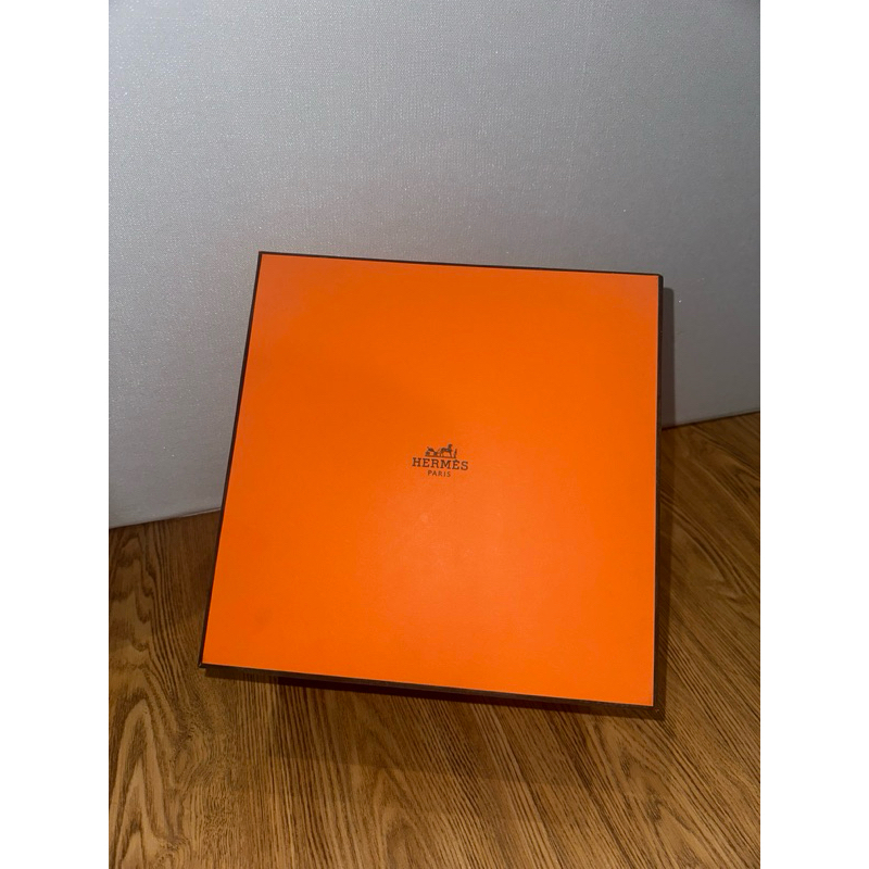 

Box HS 27x27x16cm