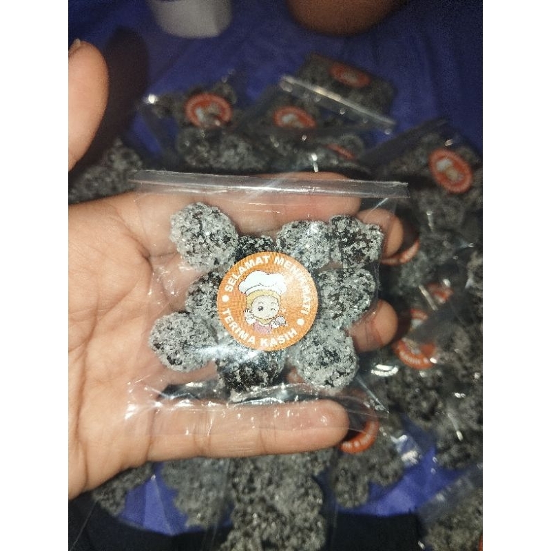 

Isi 20 bungkus PERMEN ASAM JAWA ASLI GARUT/permen jadul/makanan legend isi 10butir/bungkus