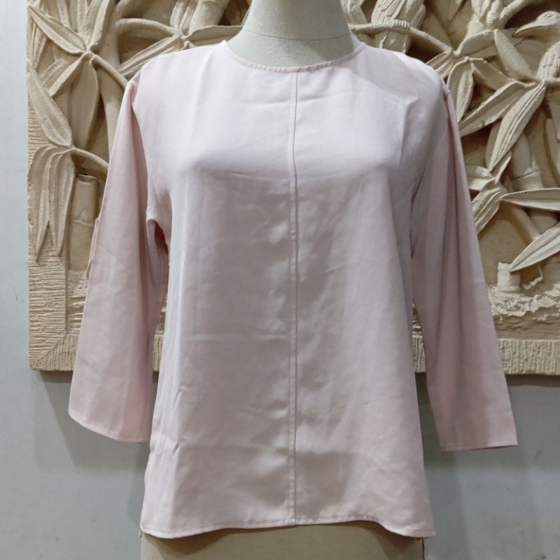 Atasan Wanita / Blouse Branded / Blouse Brand Uniqlo